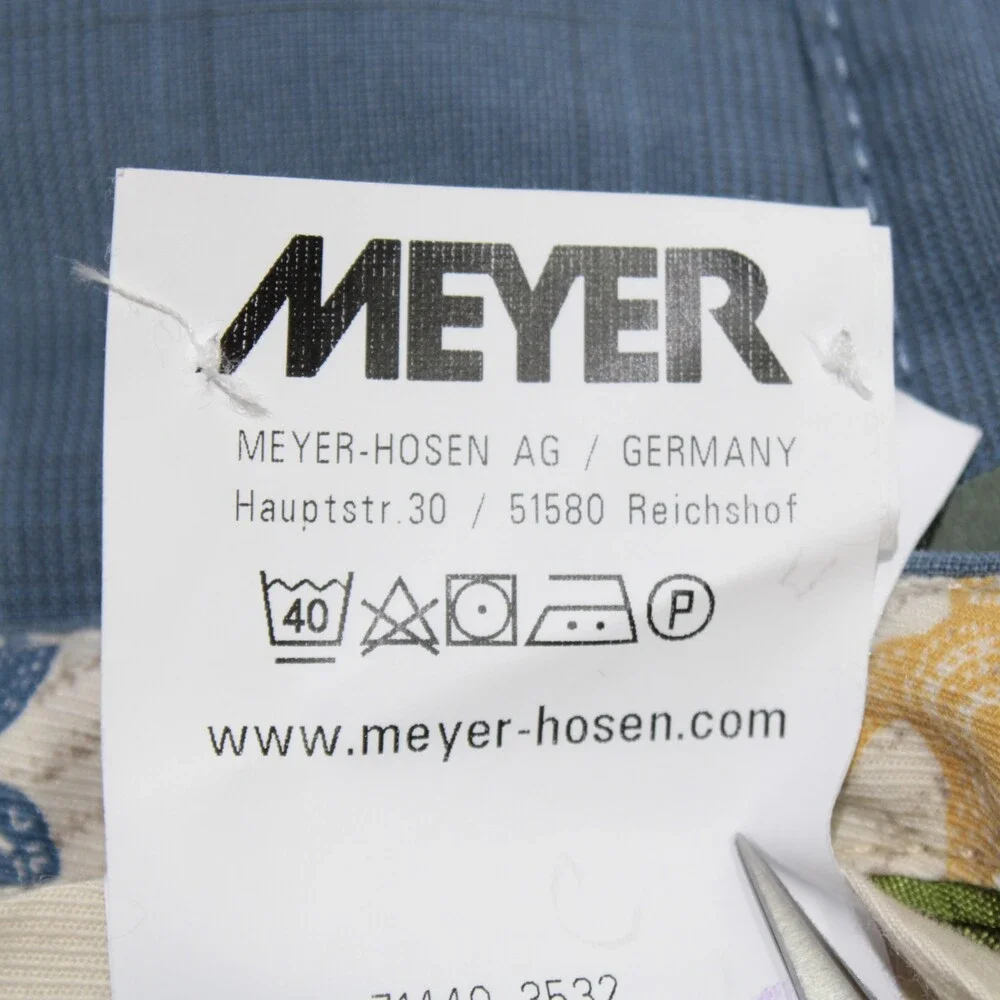 Meyer NWT Bermuda / Casual Shorts Size 46 (US 30) B-Palma in Blue Cotton Blend